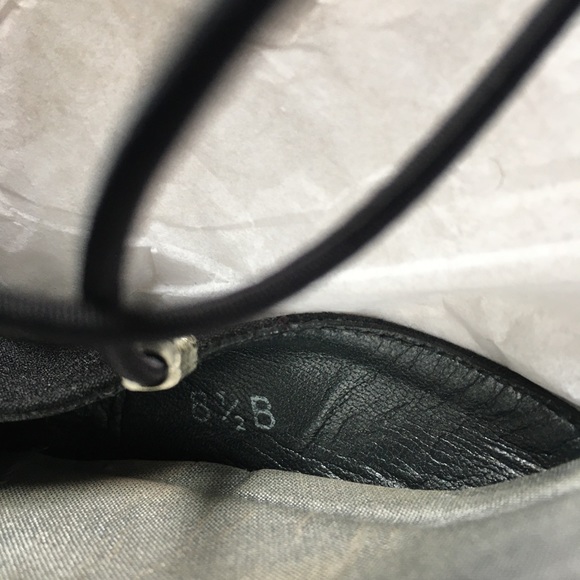 Stuart Weitzman | Vintage Heels - Picture 3 of 11